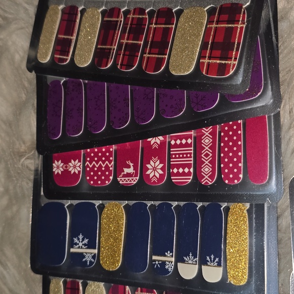 Lily & Fox bundle of 20 nail wraps Christmas themed & glitter #10 - Picture 3 of 9